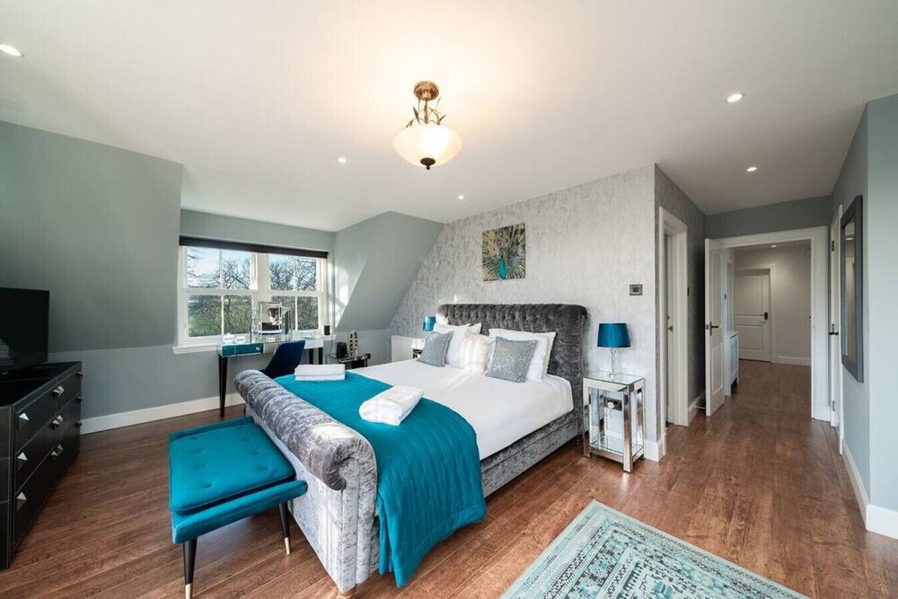 Thatched Cottage hot tub, BBQ and pool table! Angus and Dundee Vrbo