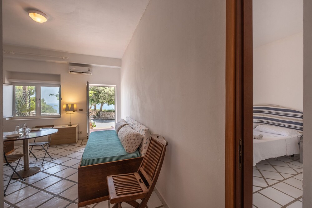 Apartment 'Piccolo Mondo Castro 64' with Sea View, Pool & Garden