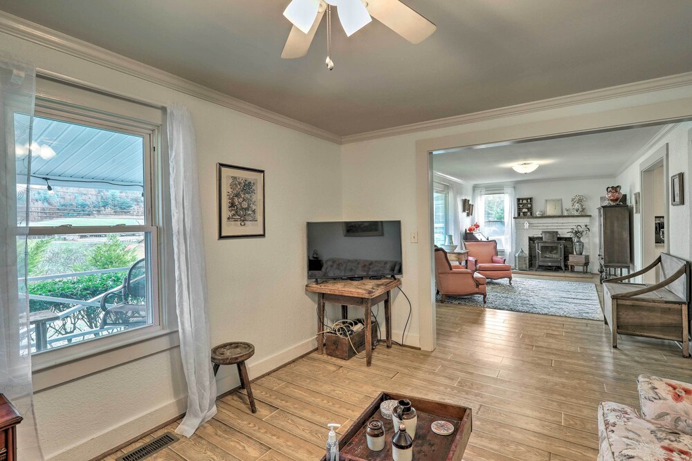 Cozy Hendersonville Home Near Trails + Parks! Henderson County Vrbo