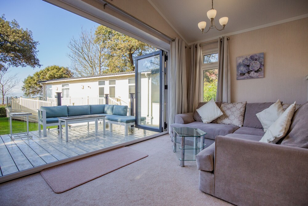 Flip Flops a luxury lodge by the beach on Sandhills Holiday Park