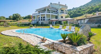 Villa Virginia With Private Pool Lefkada