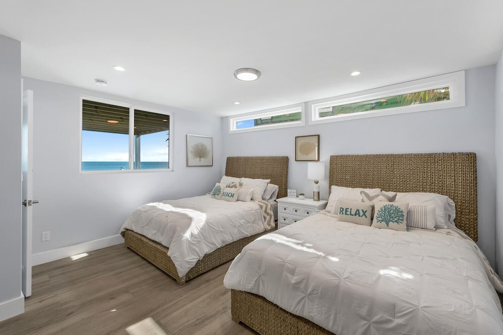 Elegant PVT BEACHFRONT with MINI GOLF in South Ponte Vedra Beach TPC