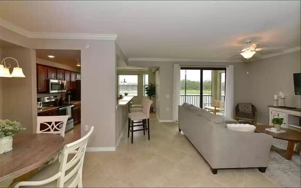 Beautiful condo in Lakewood National golf community Lakewood