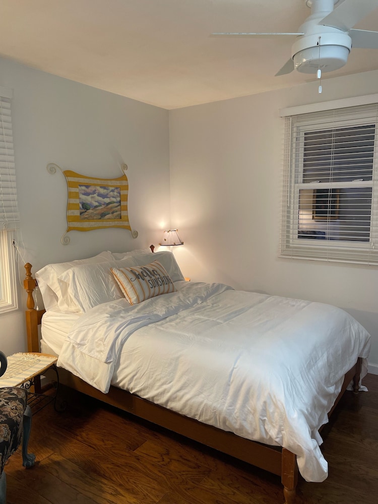 Driftwood on the Beach Wheatley Vrbo