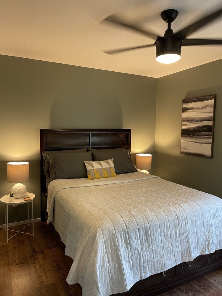 The Stilt Studio Modern Stay, Walk to Campus College Station Vrbo