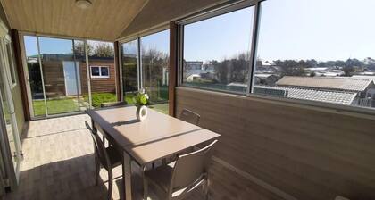 2 Bedrooms Bungalow With Shared Pool, Furnished Garden and Wifi at Grandcamp-maisy