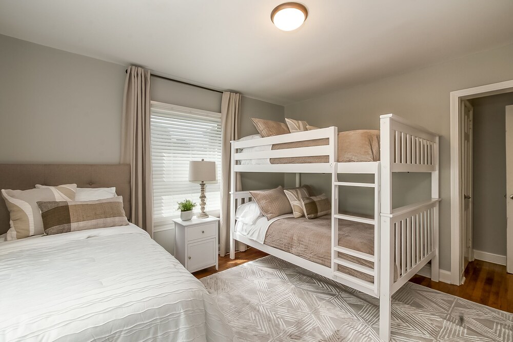 Crimson Cottage Northport Vrbo