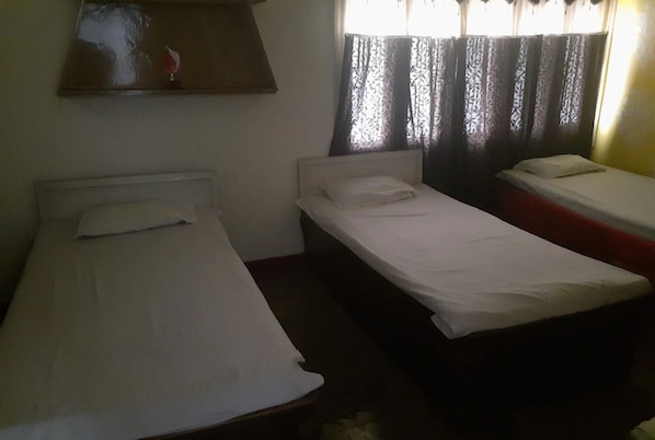 Deluxe Double Room | Free WiFi, bed sheets