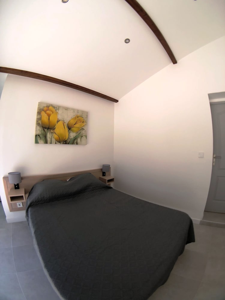 Very Large 4* Villa in a quiet location between Cannes and Saint Tropez