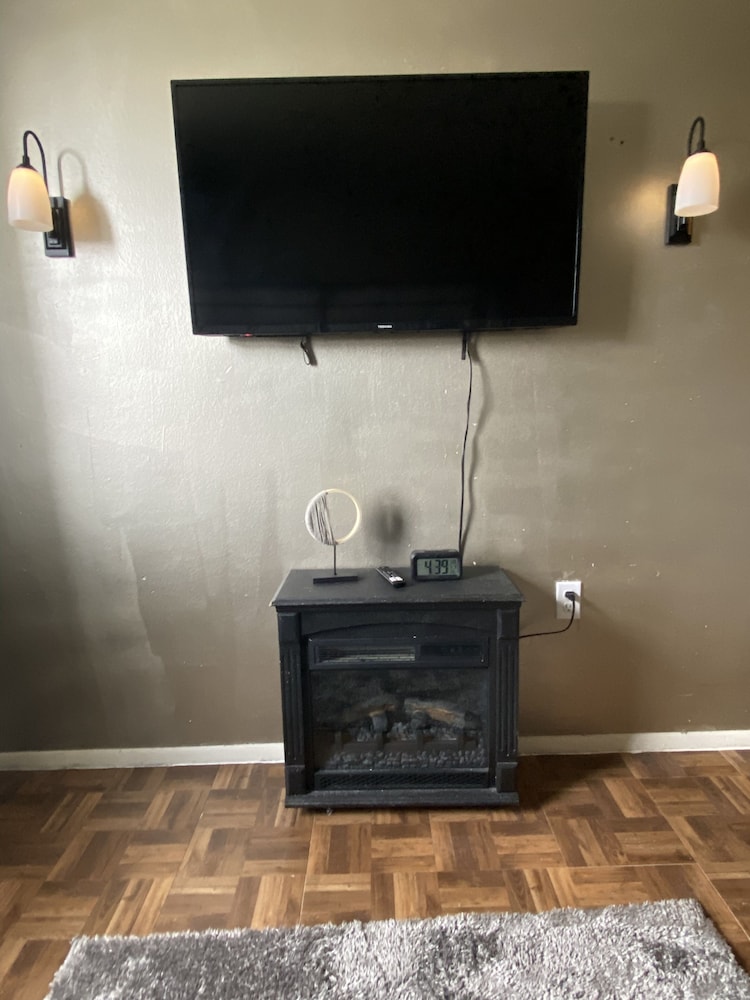 Honey Comb Hideout 2BR Apt - Baltimore | Vrbo