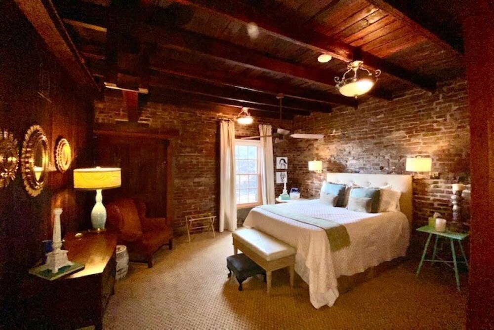 Unique Restored Historic Fire Station Livery in Downtown Natchez