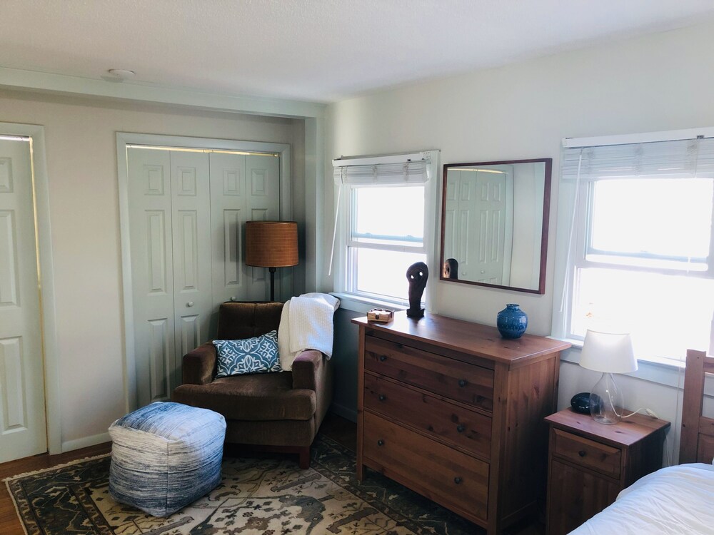 Newly renovated cottage on the lake! Harwinton Vrbo