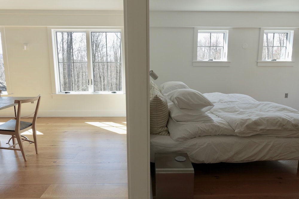 Art Studio House in Private Mountaintop Nature Preserve Hillsdale Vrbo