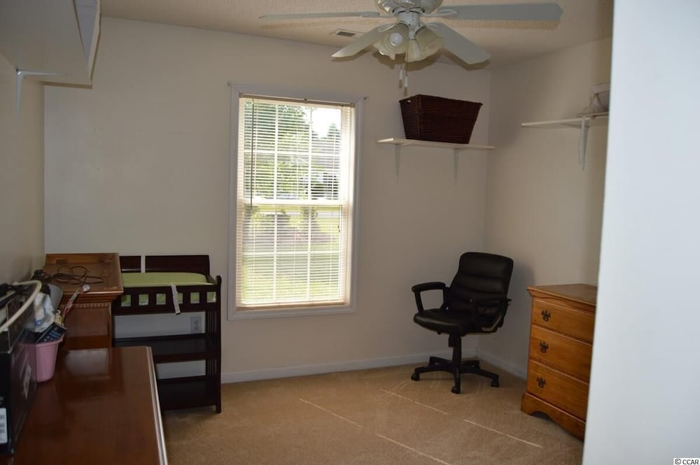 10 minutes from the beach. family sized house with community pool