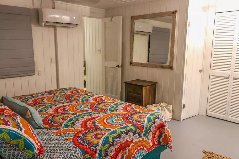 Lubbers Leap Private Beach Front, Steps to your Dock on Lubbers