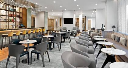 AC Hotel Vancouver Waterfront