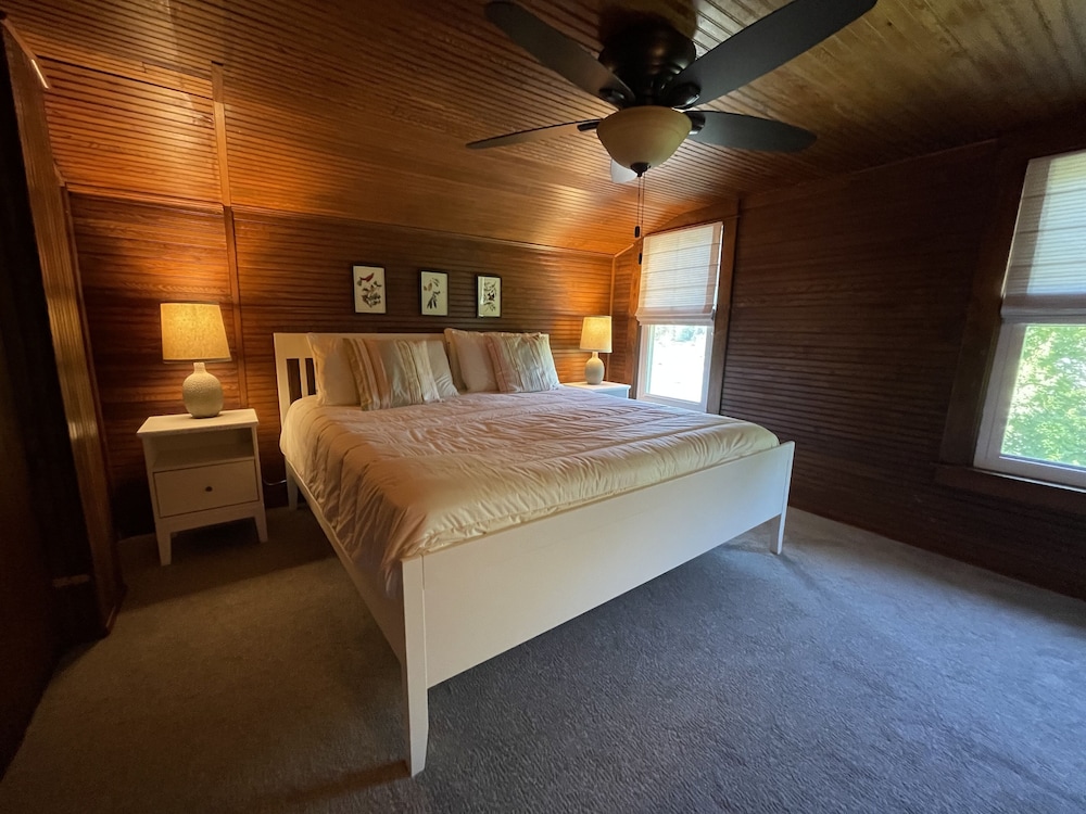 Lakefront cottage Van Buren County Vrbo