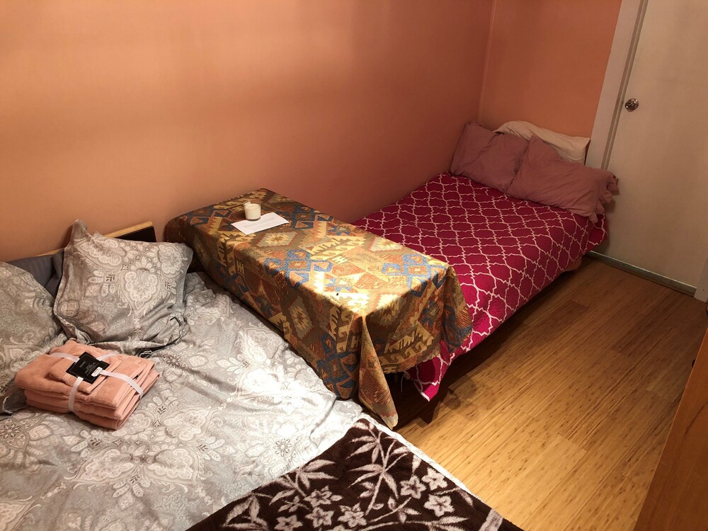 5min walk to Columbia Heights Metro 1BR Furnished English Basement