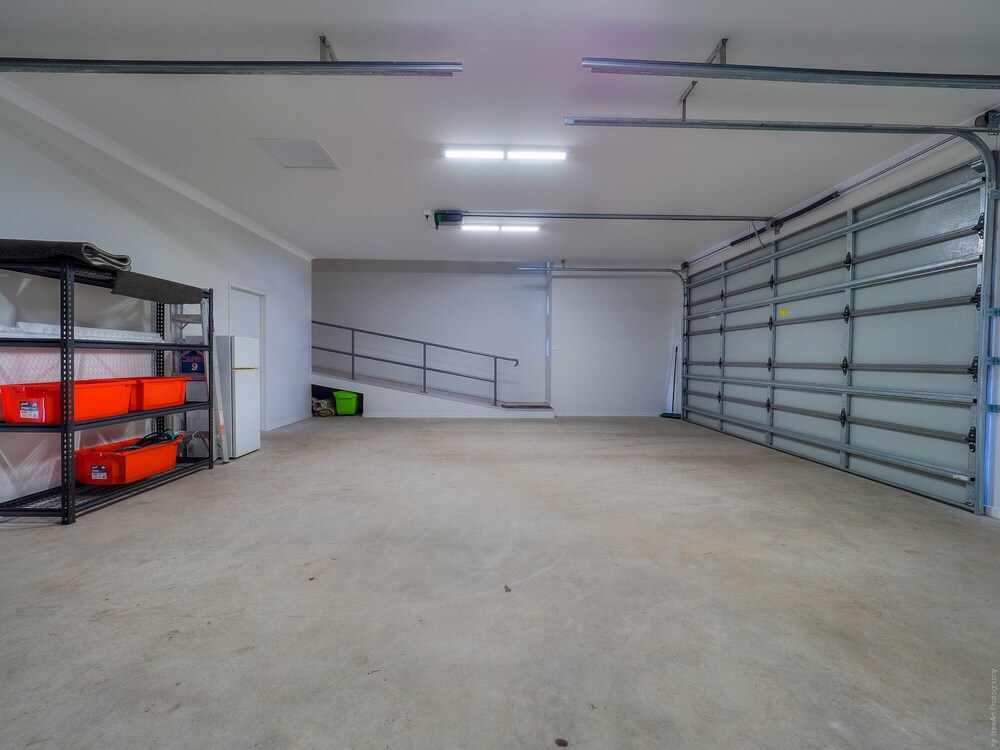 Top of the Tide Absolute Waterfront In Toogoom Sleeps 15 WiFi