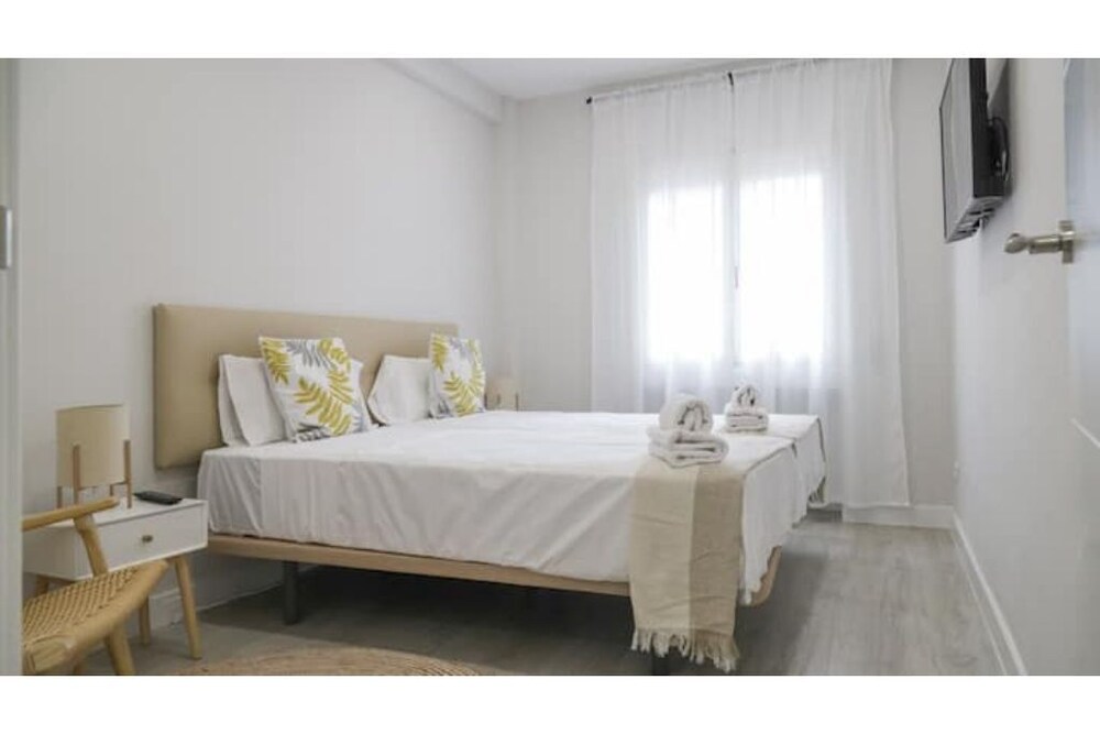 Castellana 159m2 5beds&2baths 800m Pza.Castilla Madrid Vrbo