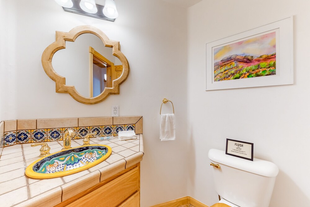 Lovely home on halfacre forest with spectacular mountain views dog