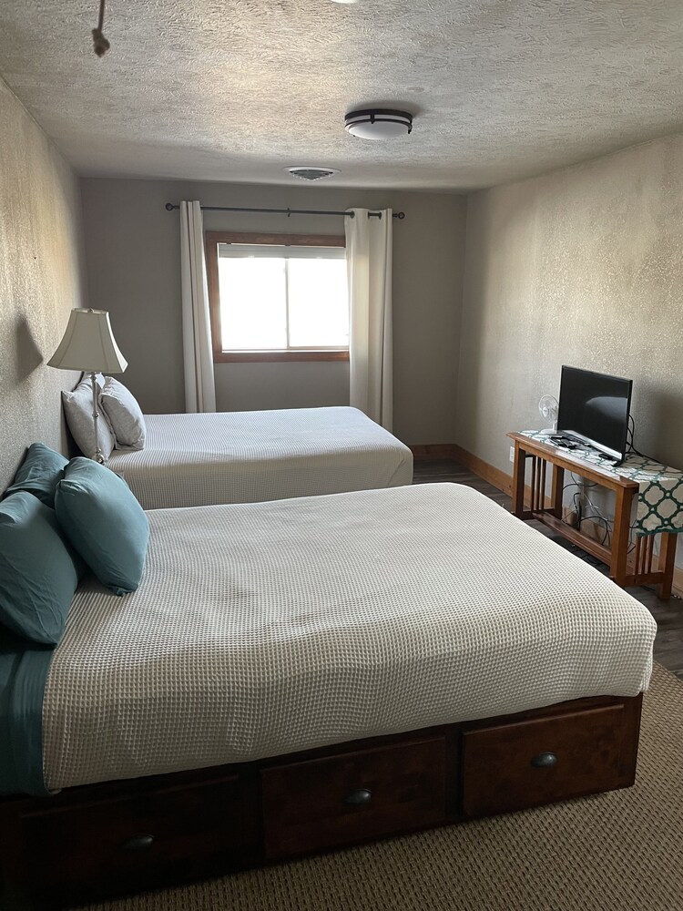 Spacious 3bdrm apt in the heart of downtown Munising Munising Vrbo