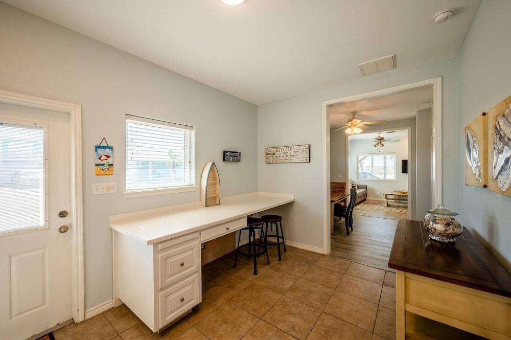 Rent 3 nights get the 4th night free. A coastal 4bd 4bath home in Royal Sands. Port Aransas Vrbo