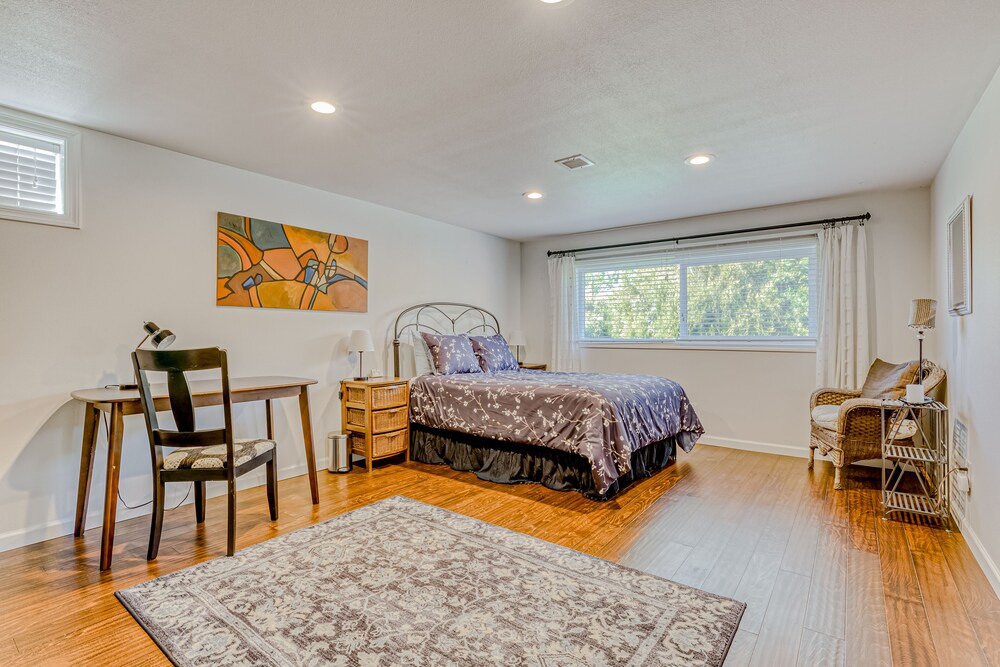 Hideaway with enclosed yard, central AC, and free WiFi The Dalles Vrbo