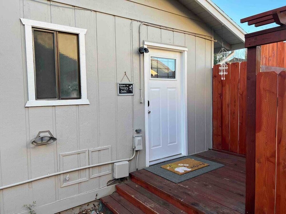 Victory Suite Private Entrance + Bathroom Redding Vrbo