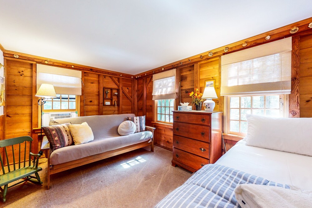 Charming home set on private lot with WiFi, sunroom, W/D, & great