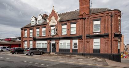 Dusties Hotel