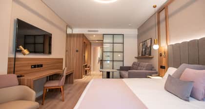 Hotel Giralda Center