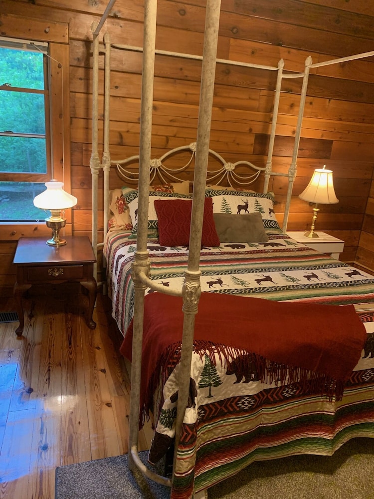 Log Cabin/Cottage on Watts Bar Lake Ten Mile Vrbo