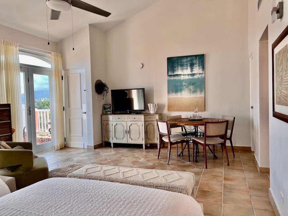 THE BEST OCEAN VIEW GUARANTEED!!! Barrio Pueblo Vrbo