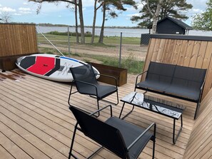 Panoramic Cabin | Living area | 40-inch Smart TV with cable channels, TV, streaming services