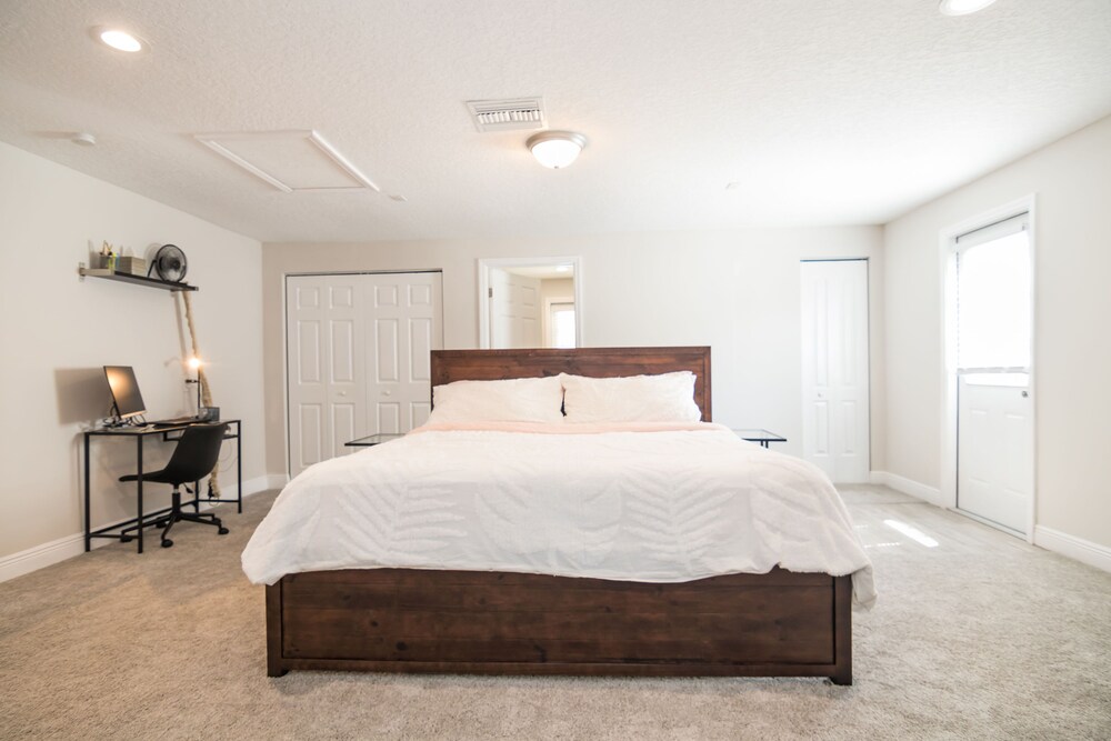 SAFETY HARBOR 1 LEVEL 5 BEDROOM 3 BATH POOL HOME Safety Harbor Vrbo