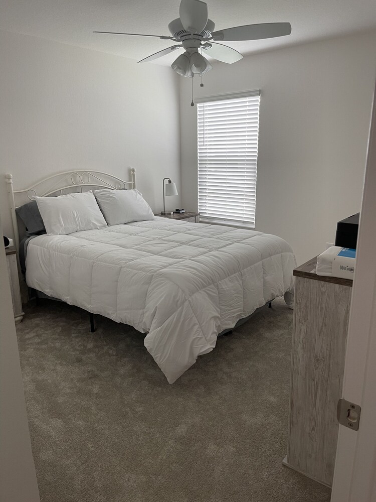 New House! 3/2 Designer home, Guest Passes, Golf Cart The Villages Vrbo