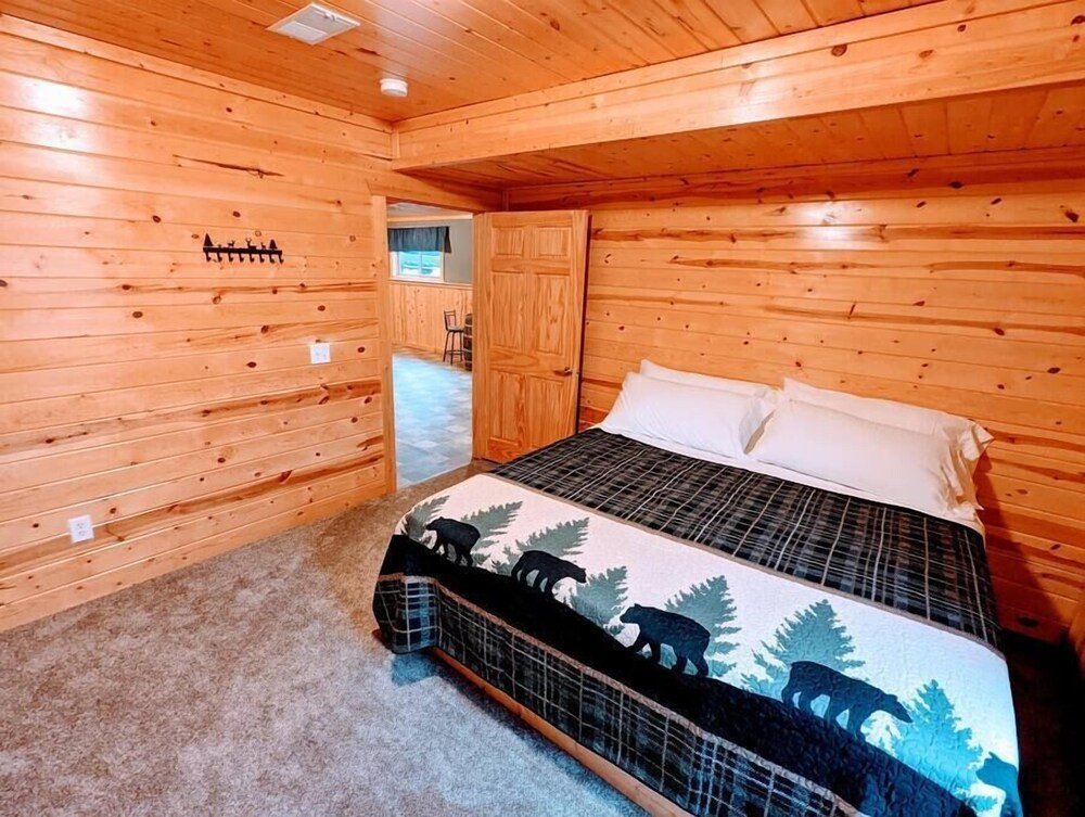 Spacious Cabin in the woods on Island Lake Washburn County Vrbo