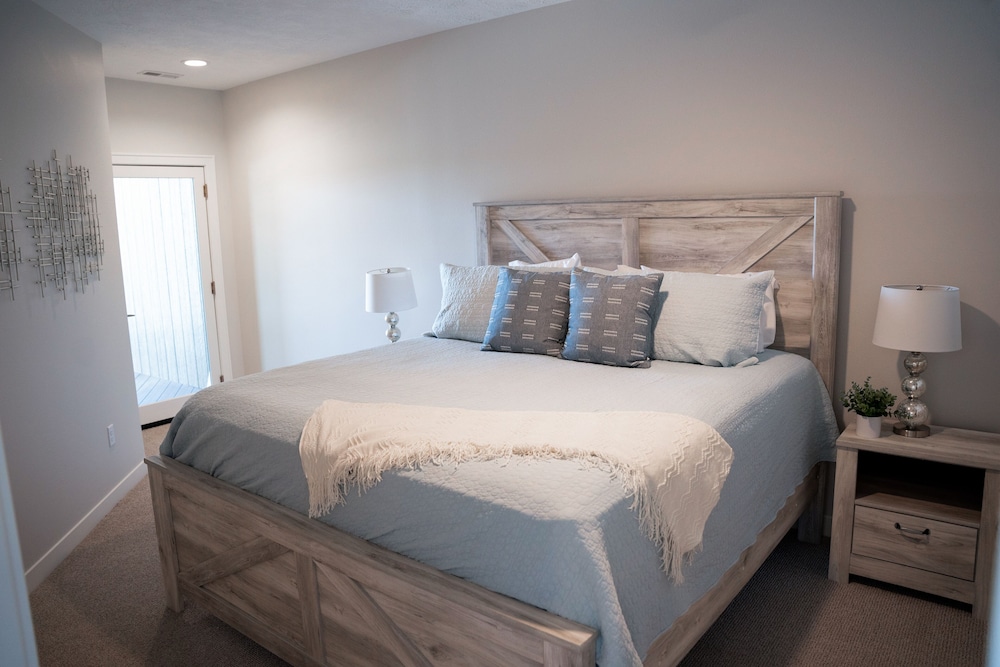 Lakefront Views New 5 Bedroom Luxury Condo on East Okoboji Arnolds