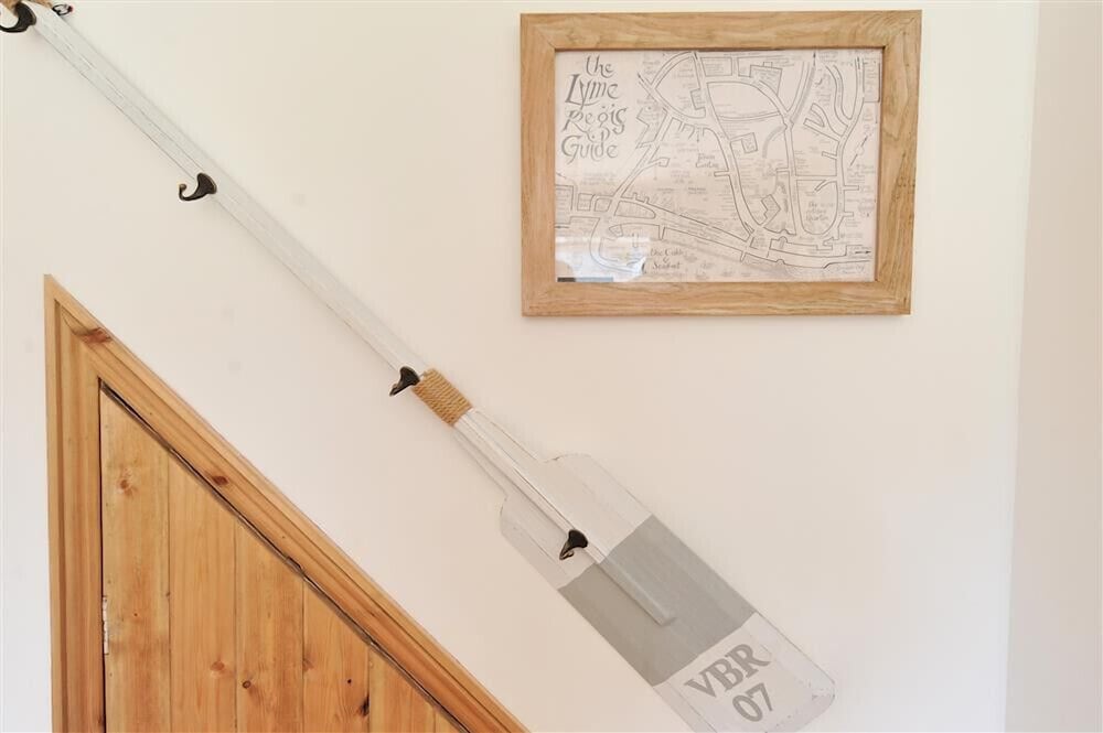 BETHEL COTTAGE, pet friendly, country holiday cottage in Lyme Regis