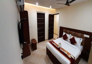 Deluxe Double Room | Egyptian cotton sheets, premium bedding, free WiFi, bed sheets