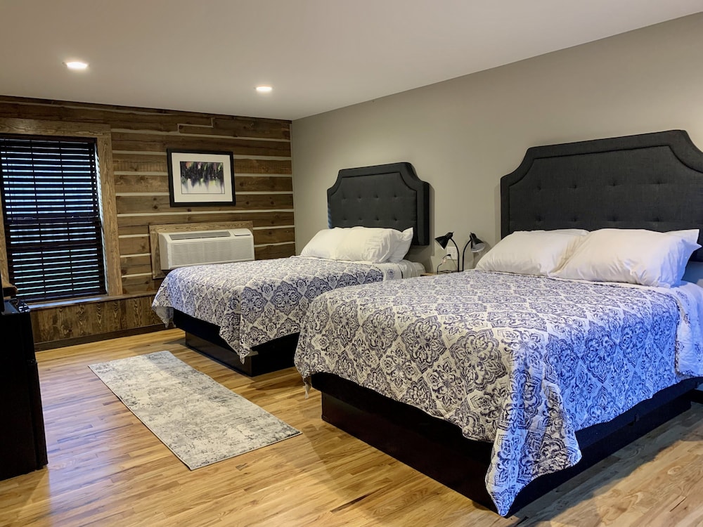 {Big Timbers} Lodging next to North Entrance of Itasca State Park