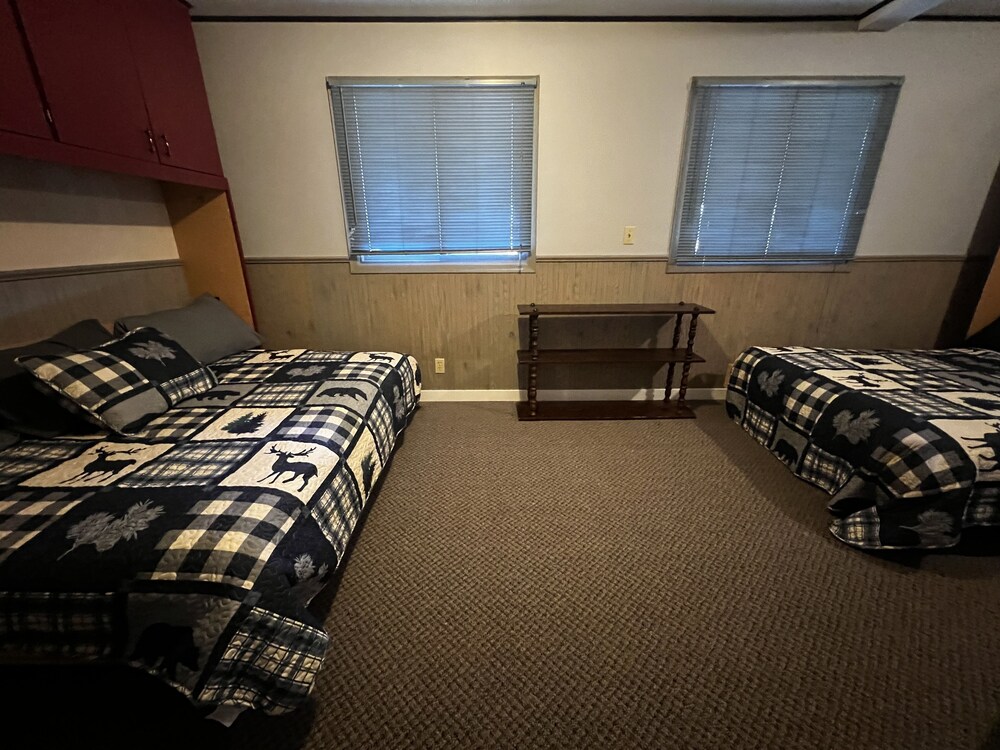 Large Private Fully equipped Suite on the Golf Course close to Many