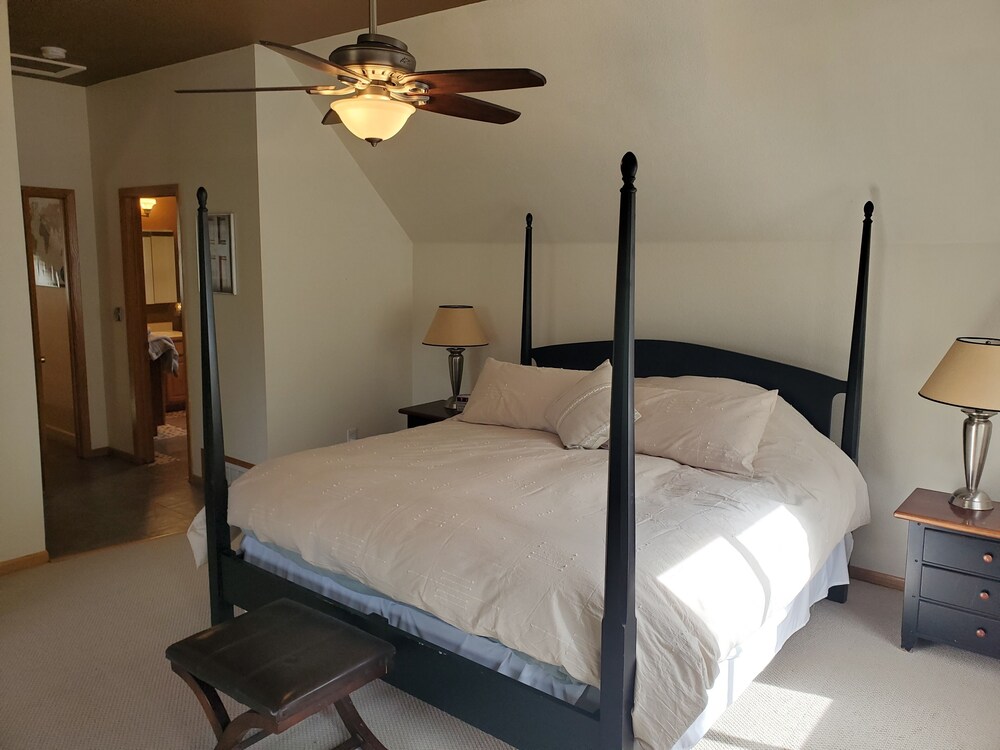 Private Mountain retreat with amazing views!Close to Breck! 25OFF