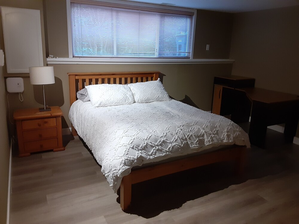 Bright, Large, One Bedroom Suite in Gordon Head Victoria Vrbo