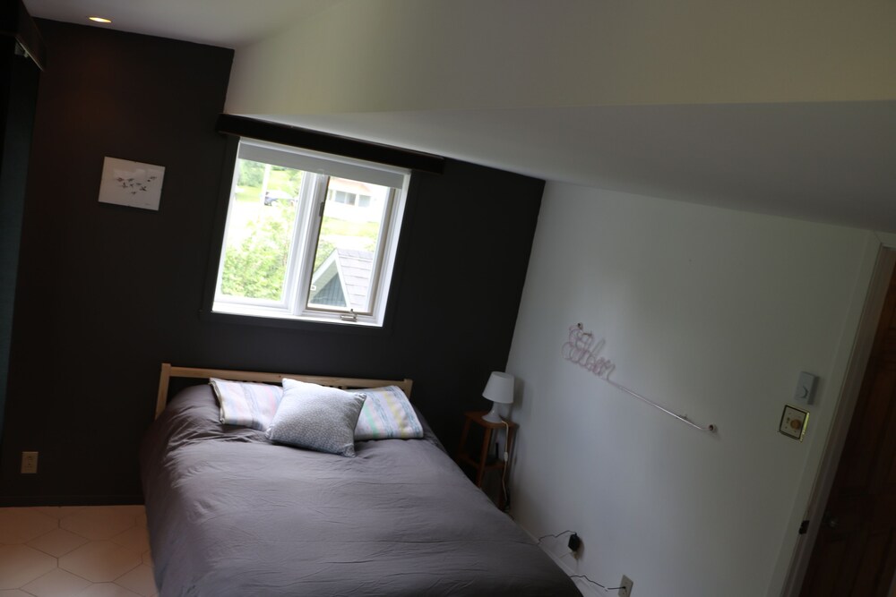 Le Chalet Bleu Quiet by the Lake ☼ Canoe & Kayak StAdolphed'Howard