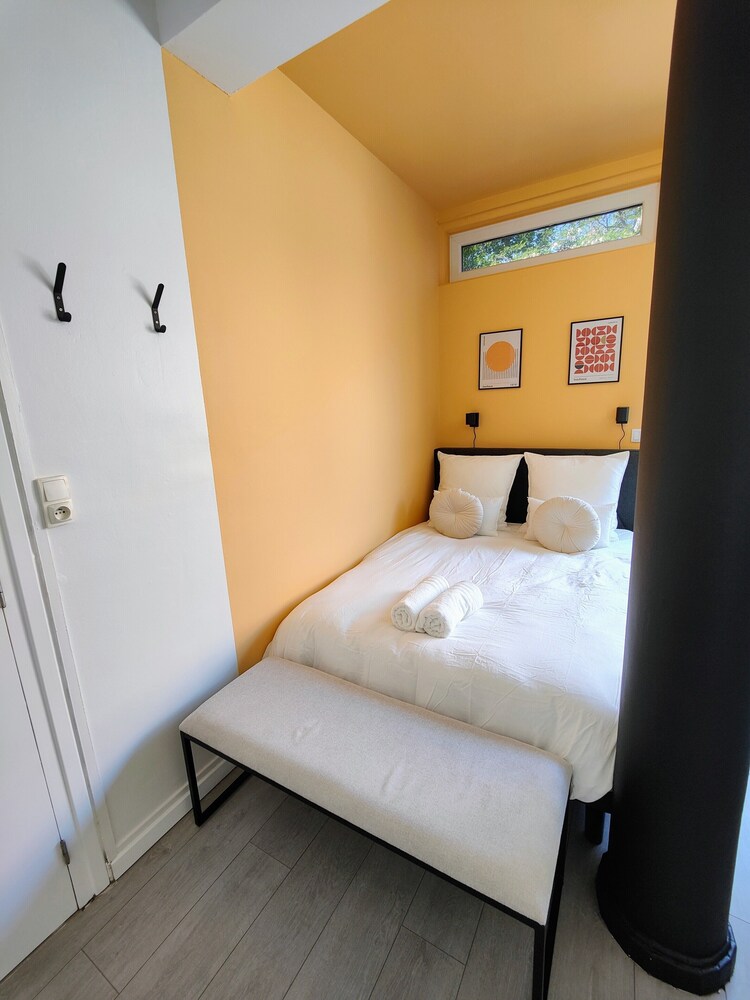 Le Rainbow Large studio with terrace Dunkirk Vrbo