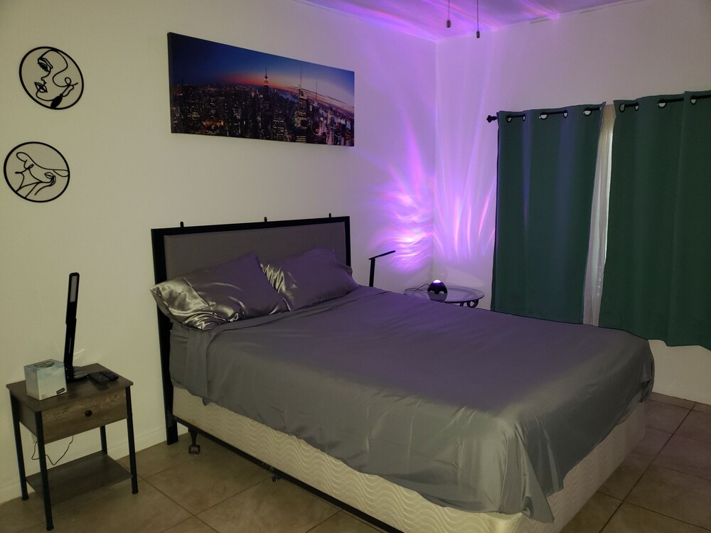 Lavender Lane Cozy apartment in quiet Summerlin neighborhood Las