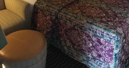 Deluxe Inn
