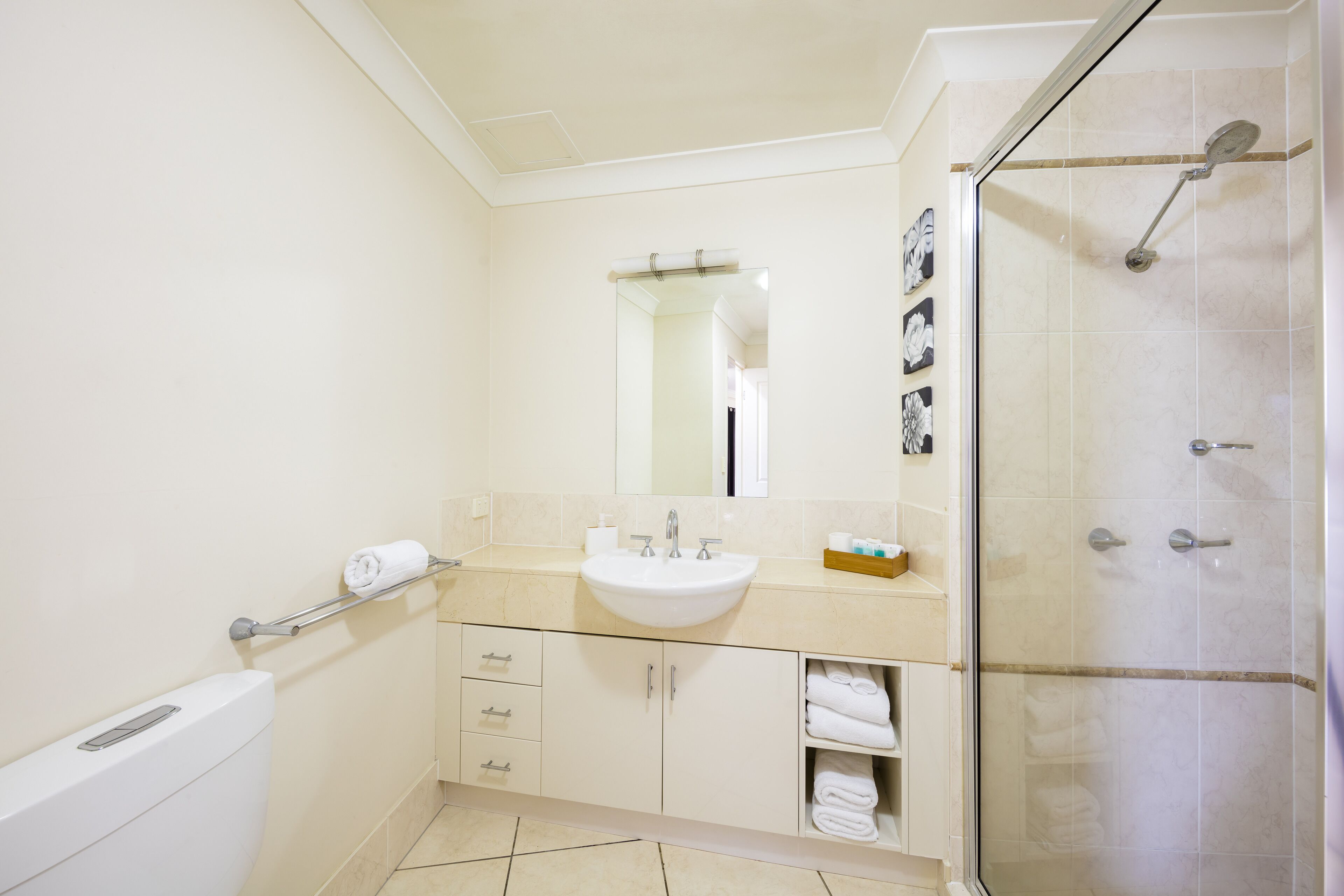 Jack & Newell Holiday Apartments